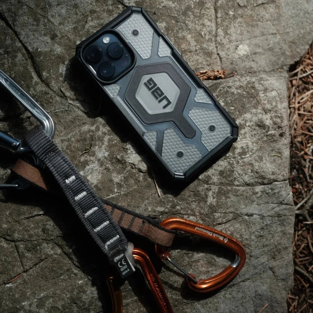 Capa Pathfinder UAG 2 MagSafe Para iPhone